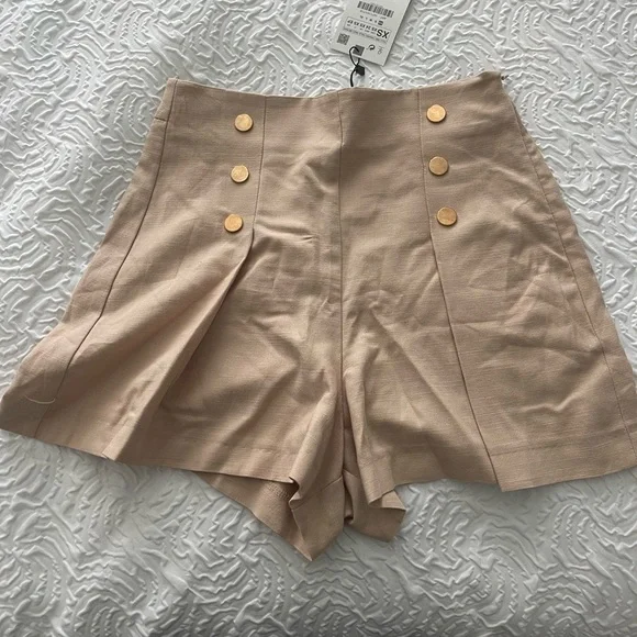 Zara gold button shorts - Picture 3 of 8